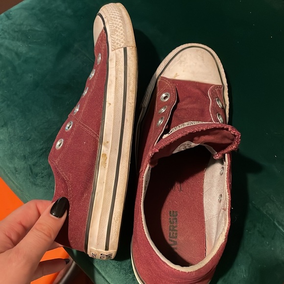 Converse size 8 Women’s maroon - Picture 8 of 8